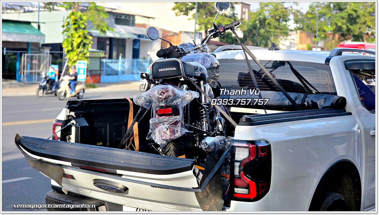 Honda CB350C Special Edition màu đỏ được giao tận nhà khách đam mê xe cổ điển tại Vũng Tàu 11 Honda CB350C Special Edition mau do duoc giao tan nha khach dam me xe co dien tai Vung Tau 15