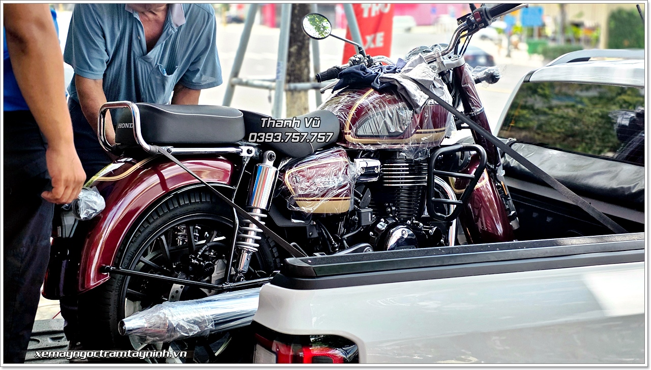 Honda CB350C Special Edition màu đỏ và vàng cát vừa được bàn giao tại Ngọc Trâm Tây Ninh 13 Honda CB350C Special Edition mau do va vang cat vua duoc ban giao tai Ngoc Tram Tay Ninh 13