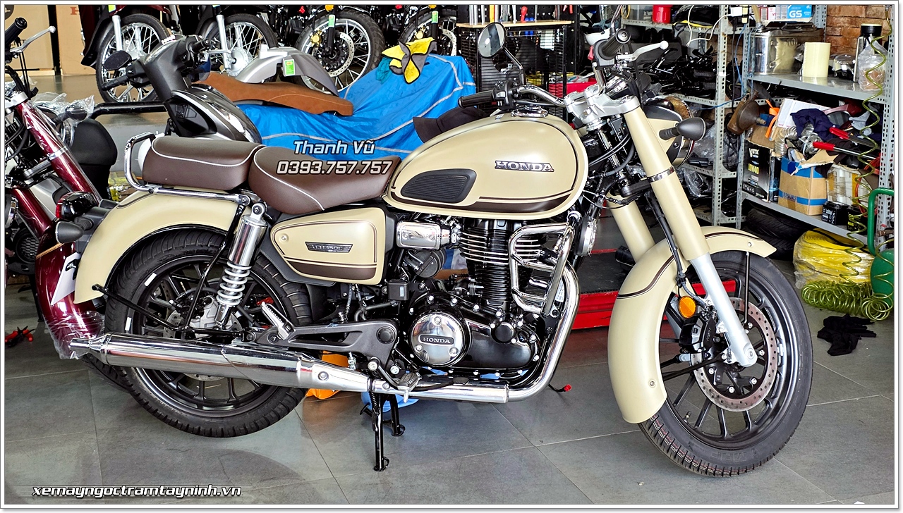 Honda CB350C Special Edition màu đỏ và vàng cát vừa được bàn giao tại Ngọc Trâm Tây Ninh 6 Honda CB350C Special Edition mau do va vang cat vua duoc ban giao tai Ngoc Tram Tay Ninh 4