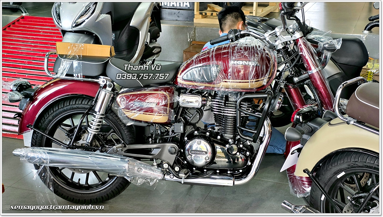 Honda CB350C Special Edition màu đỏ và vàng cát vừa được bàn giao tại Ngọc Trâm Tây Ninh 5 Honda CB350C Special Edition mau do va vang cat vua duoc ban giao tai Ngoc Tram Tay Ninh 5