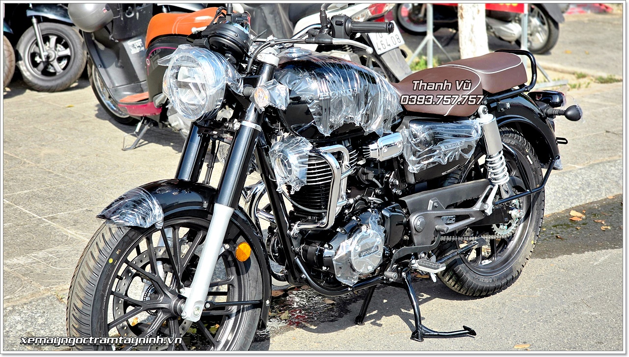 Honda CB350C màu đen chính thức được Xe Máy Ngọc Trâm Tây Ninh bàn giao đến khách hàng đầu tiên 16 Honda CB350C mau den Xe May Ngoc Tram Tay Ninh 5