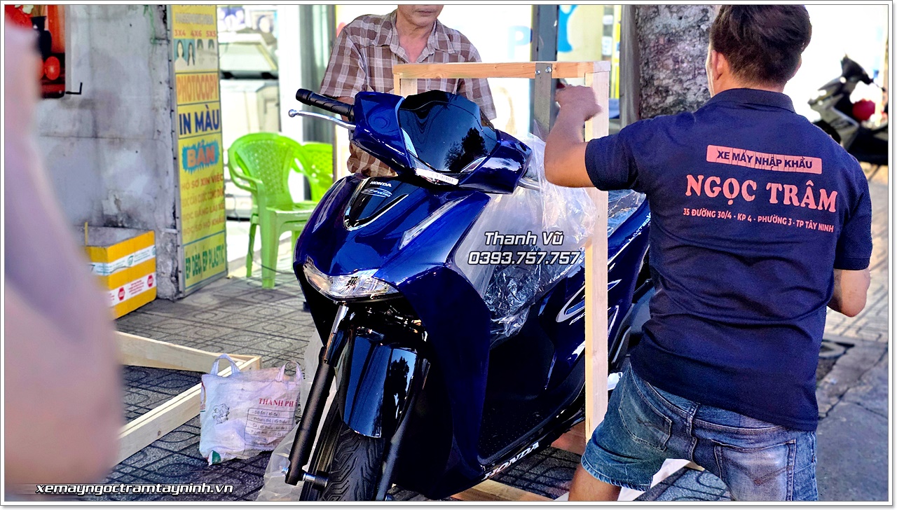 Honda SH Vetro 150i Xanh Sapphire 2026 vừa về đã bàn giao khách VIP 2 Honda SH Vetro 150i Xanh Sapphire 2026 vua ve da ban giao khach VIP Ngoc Tram Tay Ninh 2