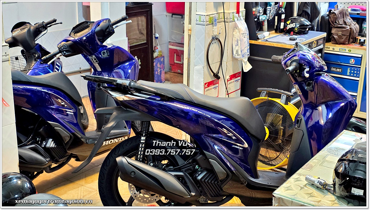 Honda SH Vetro 150i Xanh Sapphire 2026 vừa về đã bàn giao khách VIP 3 Honda SH Vetro 150i Xanh Sapphire 2026 vua ve da ban giao khach VIP Ngoc Tram Tay Ninh 6