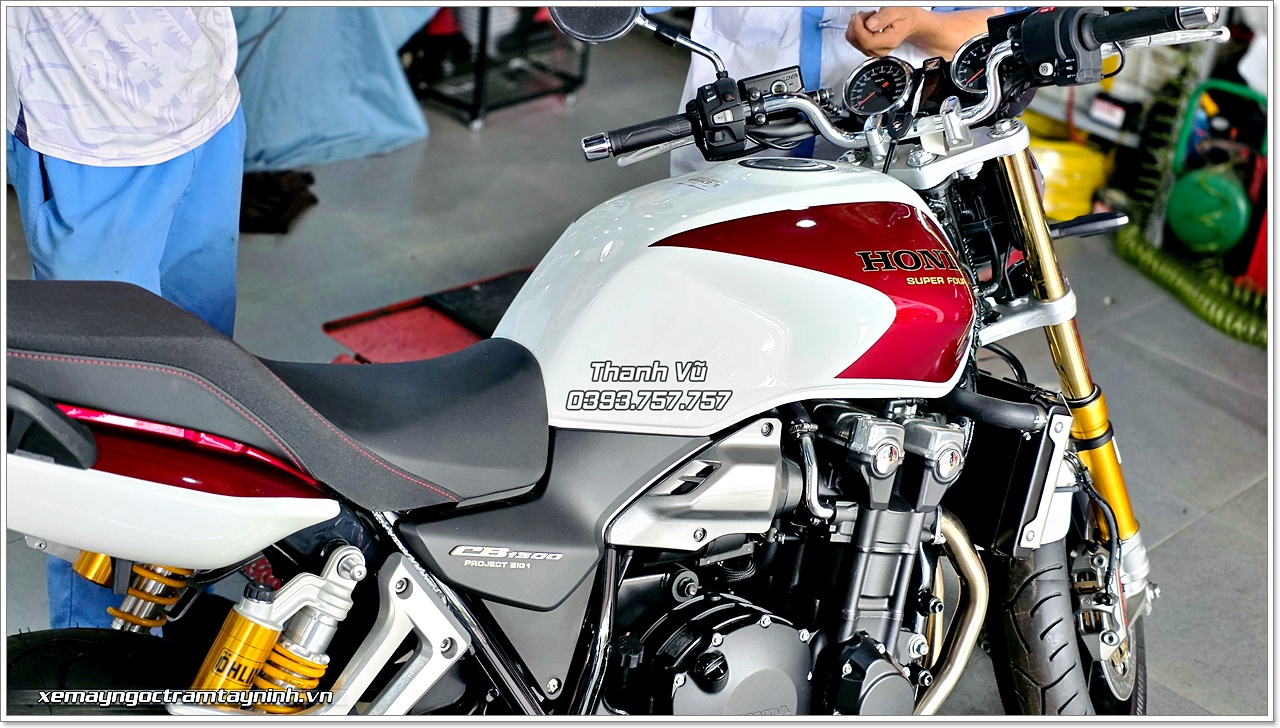 Xe Máy Nhập Khẩu Ngọc Trâm Tây Ninh bàn giao chiếc Honda CB1300SF SP Final Edition đầu tiên về Việt Nam 16 Xe May Nhap Khau Ngoc Tram Tay Ninh ban giao chiec Honda CB1300SF SP Final Edition dau tien ve Viet Nam 3