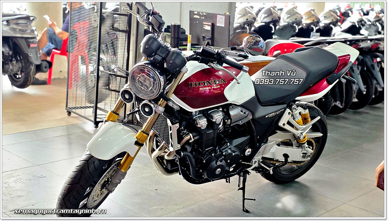 Xe Máy Nhập Khẩu Ngọc Trâm Tây Ninh bàn giao chiếc Honda CB1300SF SP Final Edition đầu tiên về Việt Nam 19 Xe May Nhap Khau Ngoc Tram Tay Ninh ban giao chiec Honda CB1300SF SP Final Edition dau tien ve Viet Nam 5