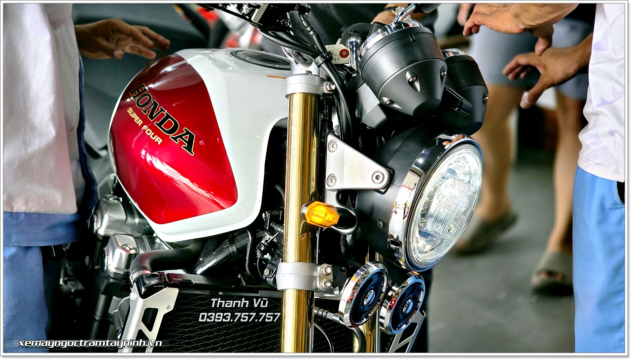 Xe Máy Nhập Khẩu Ngọc Trâm Tây Ninh bàn giao chiếc Honda CB1300SF SP Final Edition đầu tiên về Việt Nam 20 Xe May Nhap Khau Ngoc Tram Tay Ninh ban giao chiec Honda CB1300SF SP Final Edition dau tien ve Viet Nam 7