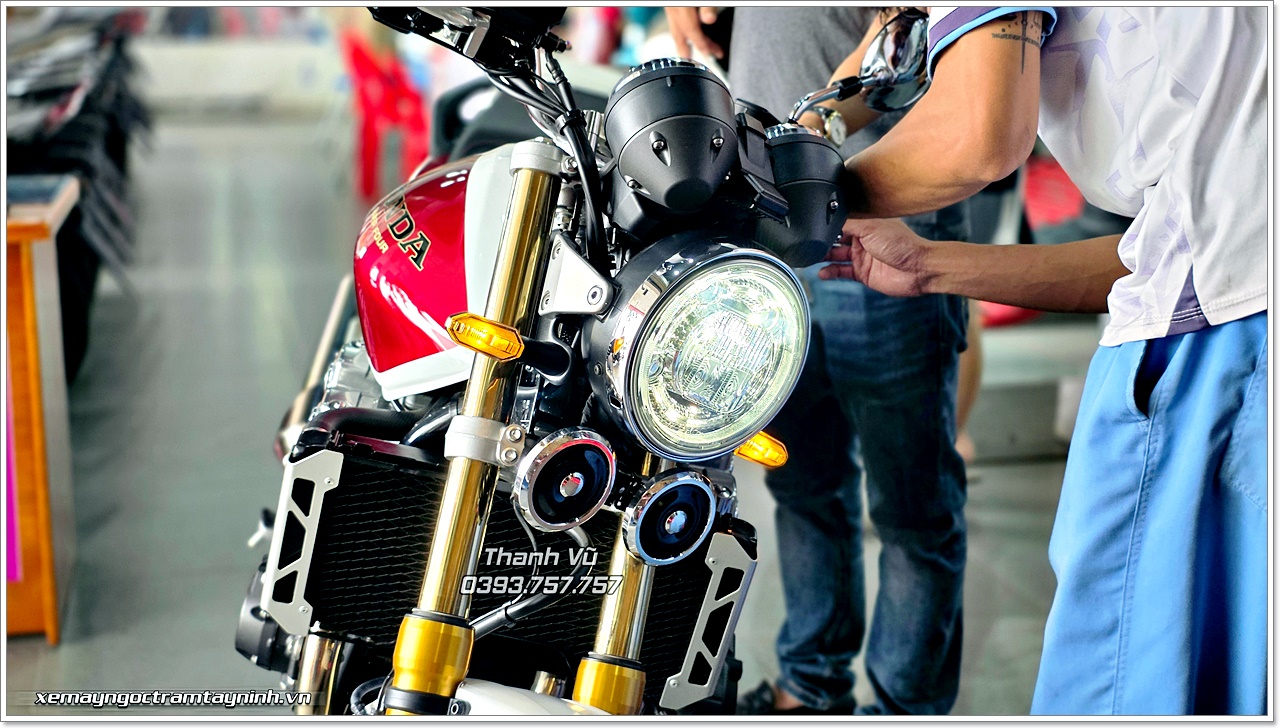 Xe Máy Nhập Khẩu Ngọc Trâm Tây Ninh bàn giao chiếc Honda CB1300SF SP Final Edition đầu tiên về Việt Nam 9 Xe May Nhap Khau Ngoc Tram Tay Ninh ban giao chiec Honda CB1300SF SP Final Edition dau tien ve Viet Nam 8