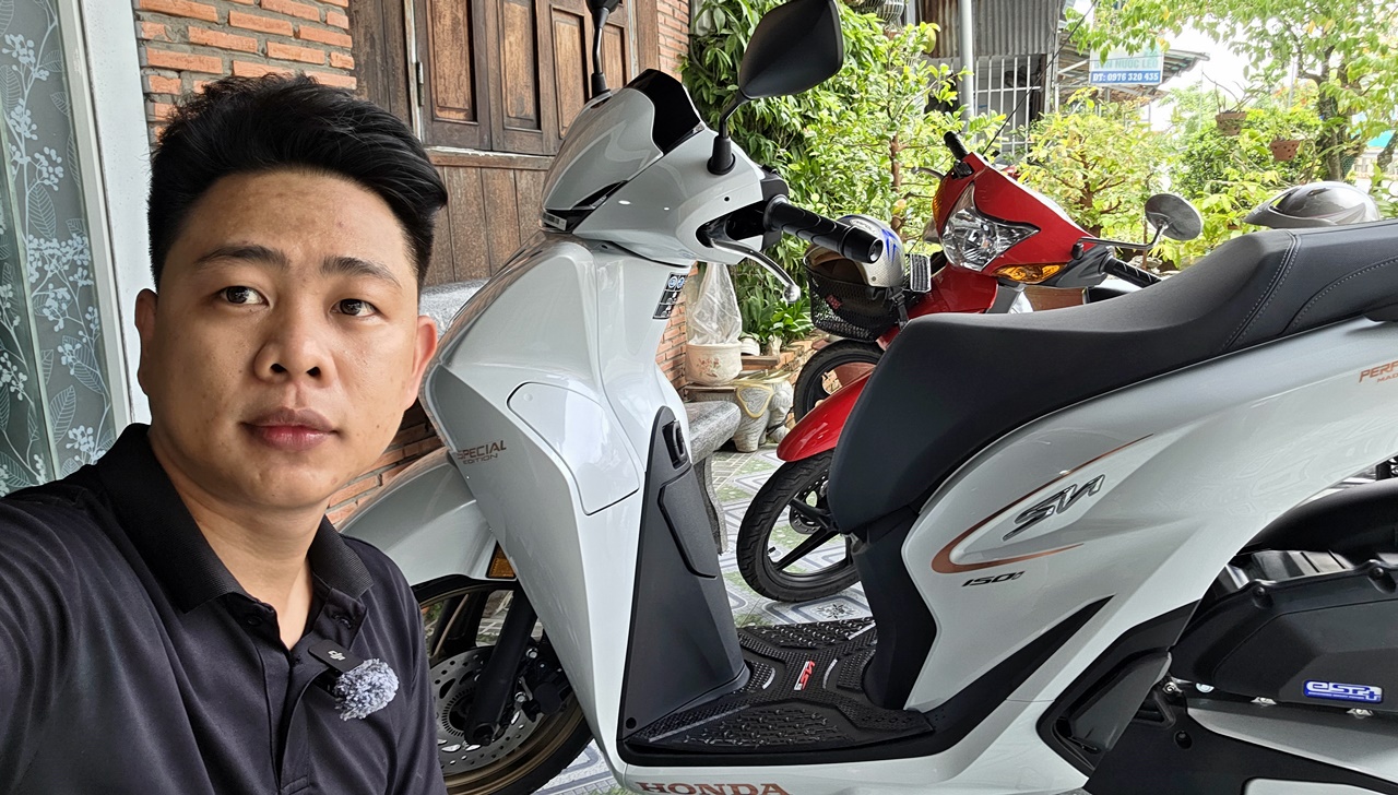 Đập thùng Honda SH Ý 150i màu trắng New Concept Design 2026 tại nhà khách hàng Sóc Trăng – Vẻ đẹp của một chiếc xe không bao giờ lỗi thời 8 Dap thung Honda SH Y 150i mau trang New Concept Design 2026 tai nha khach hang Soc Trang – Ve dep cua mot chiec xe khong bao gio loi thoi 1