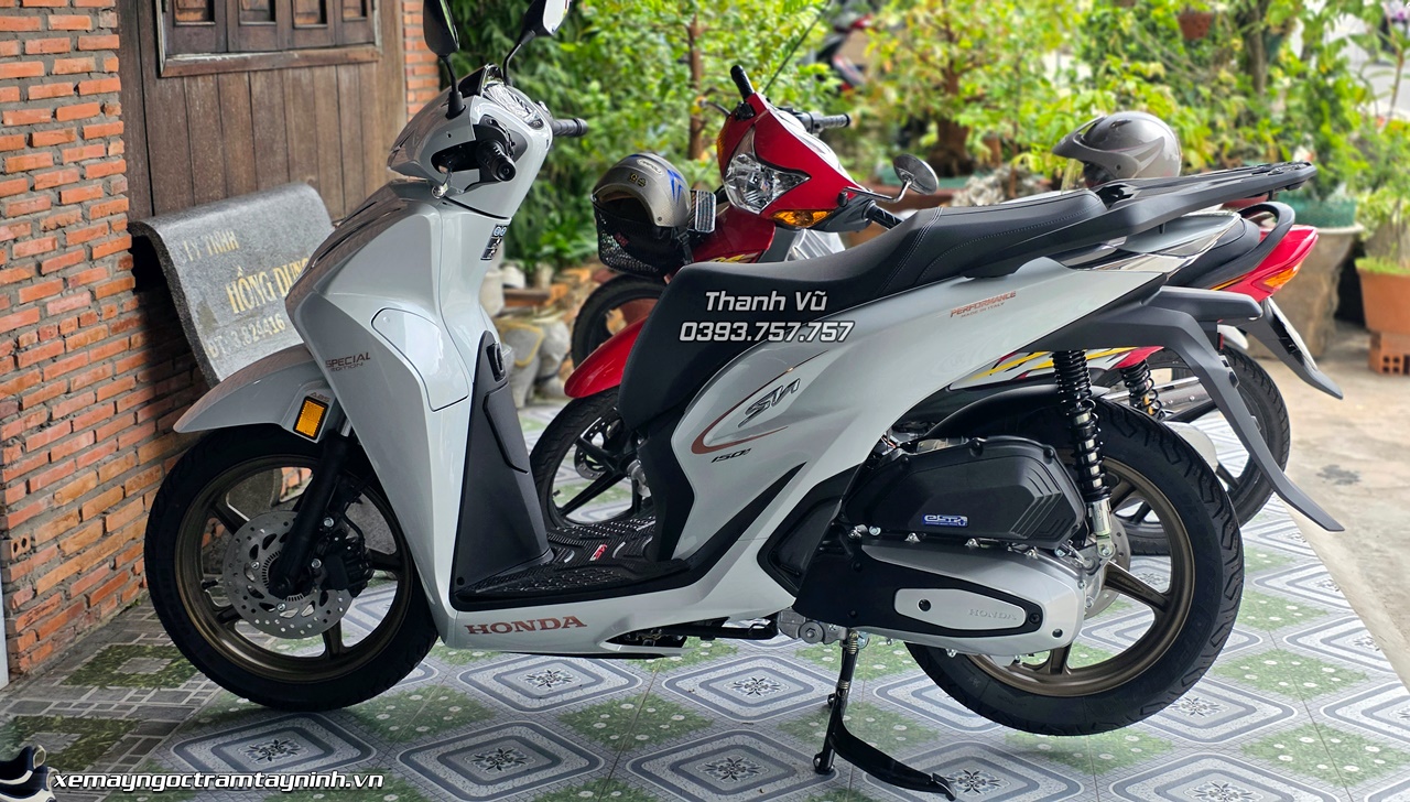 Đập thùng Honda SH Ý 150i màu trắng New Concept Design 2026 tại nhà khách hàng Sóc Trăng – Vẻ đẹp của một chiếc xe không bao giờ lỗi thời 2 Dap thung Honda SH Y 150i mau trang New Concept Design 2026 tai nha khach hang Soc Trang – Ve dep cua mot chiec xe khong bao gio loi thoi 14