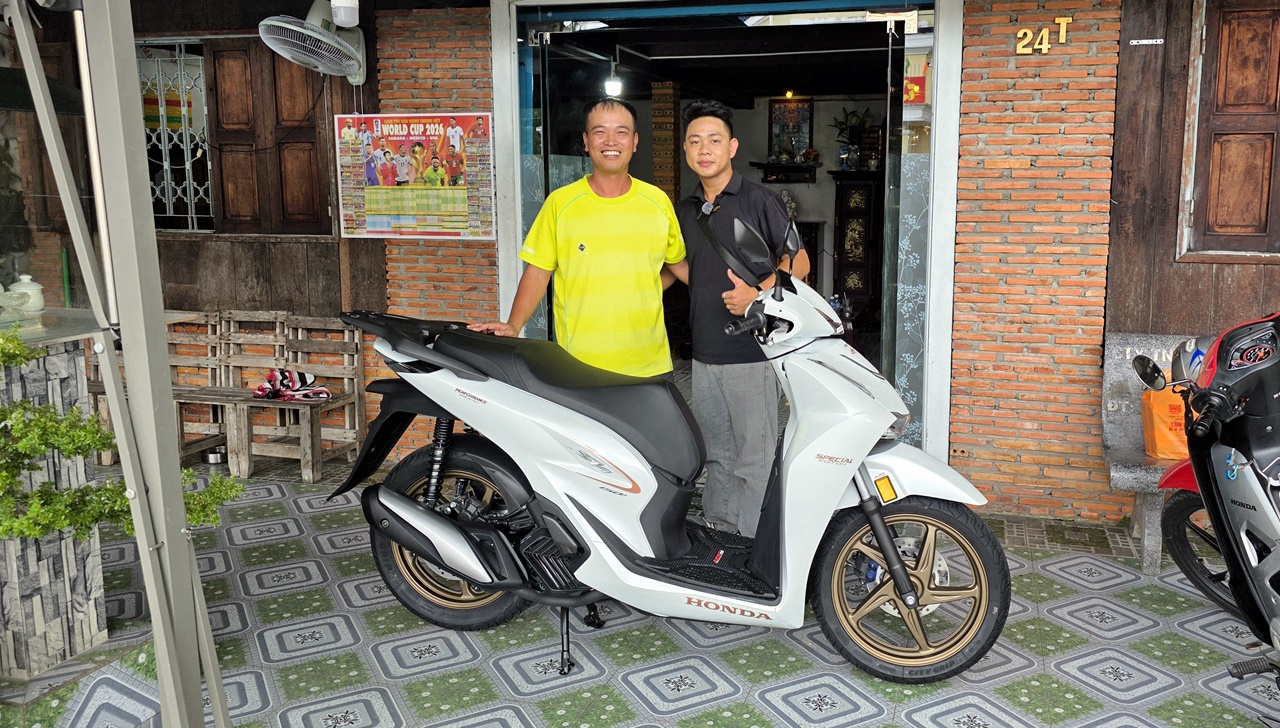 Dap thung Honda SH Y 150i mau trang New Concept Design 2026 tai nha khach hang Soc Trang – Ve dep cua mot chiec xe khong bao gio loi thoi 2