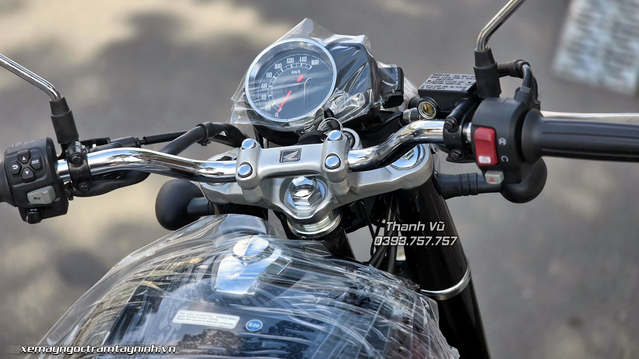 Honda CB350C Pro màu đen vừa được bàn giao cho một vị khách hàng ở phương xa chính là một câu chuyện như thế 13 Honda CB350C Pro mau den vua duoc ban giao cho mot vi khach hang o phuong xa chinh la mot cau chuyen nhu the 7