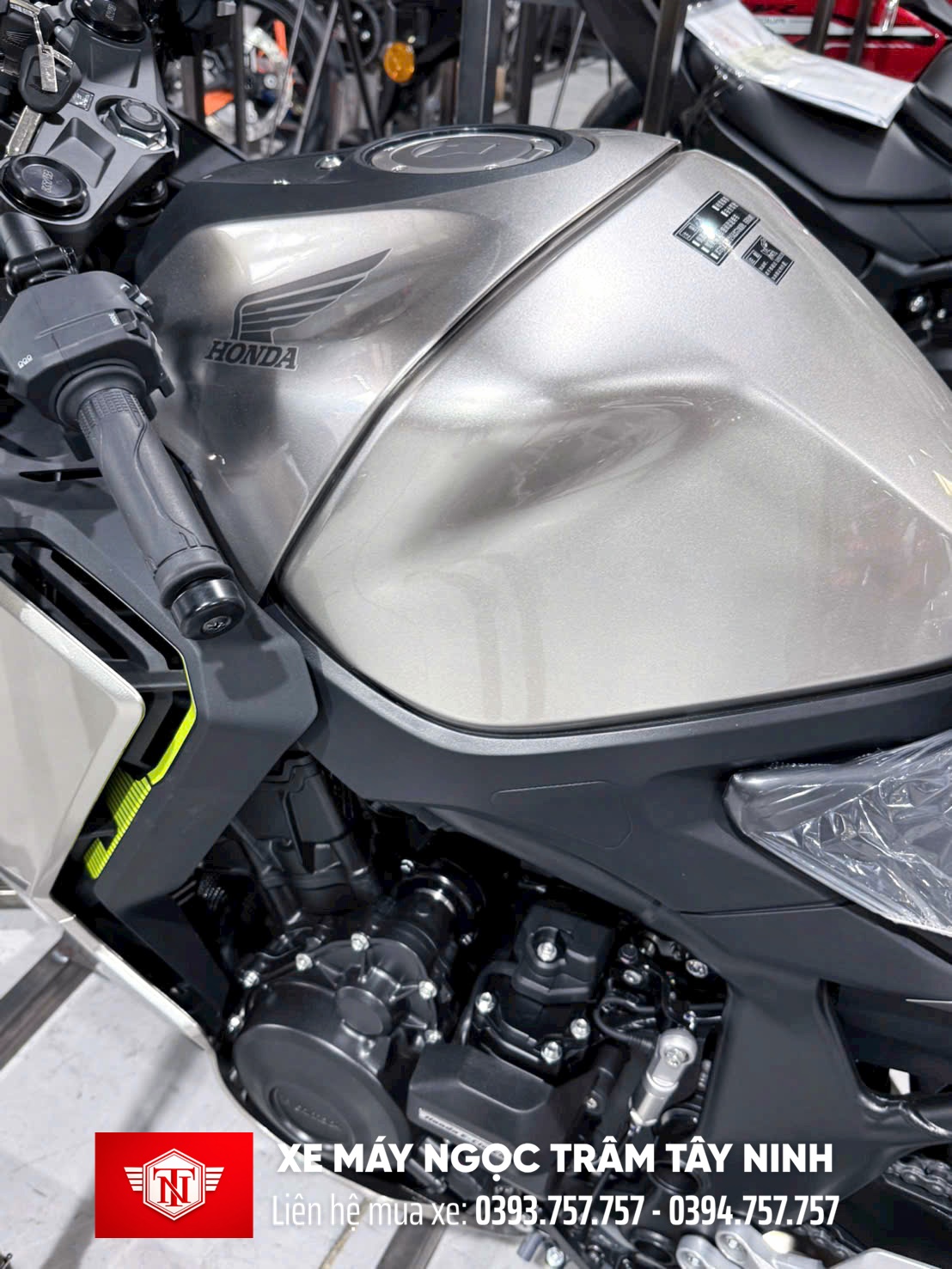 Xe Máy Ngọc Trâm Tây Ninh chính thức phân phối xe nhập khẩu: cặp đôi Honda CB500SF Super Four và Honda CBR500R Four 2026 đã về Việt Nam 6 Honda CB500SF Super Four va Honda CBR500R Four 2026 4