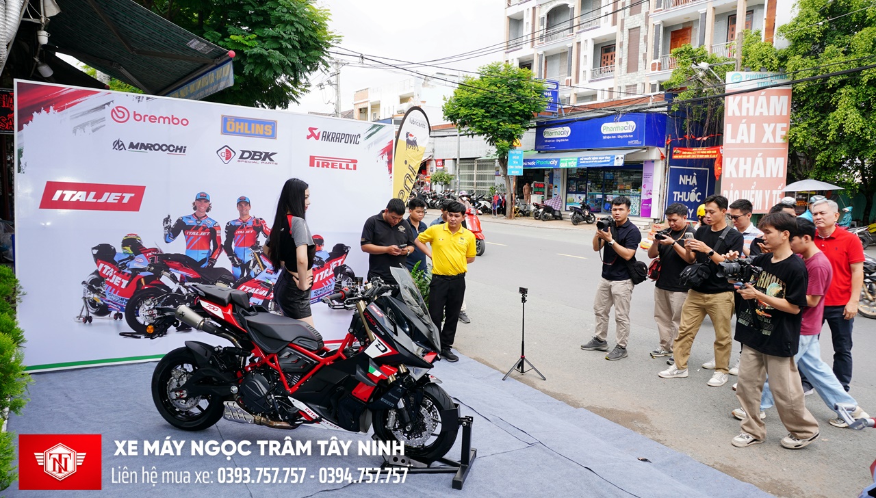 25 suất sở hữu Italjet Dragster 700 Twin Premium Edition dành cho Việt Nam 3 Italjet Dragster 700 Twin Premium Edition Xe May Ngoc Tram Tay Ninh 29