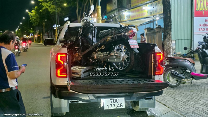 Honda Dream 125 NCX 2026 màu đỏ lên đường về Kiên Lương – lựa chọn đầy cá tính của em trai Gen Z 6 Honda Dream 125 NCX 2026 mau do len duong ve Kien Luong – lua chon day ca tinh cua em trai Gen Z 5