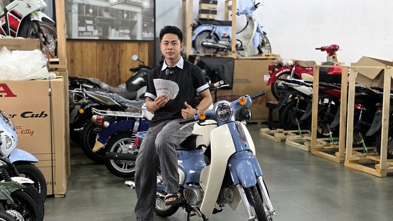 Khách VIP tiếp tục ủng hộ chiếc xe thứ 3 – Honda Super Cub 50 Final đã chốt cho anh chị khách bên Mỹ 16 Honda Super Cub 50 Final 1