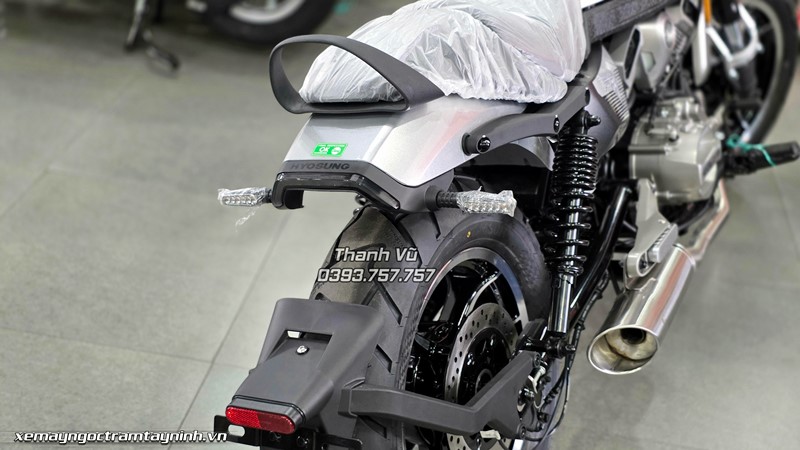 Hyosung GV350X 52 Hyosung GV350X mau bac 11