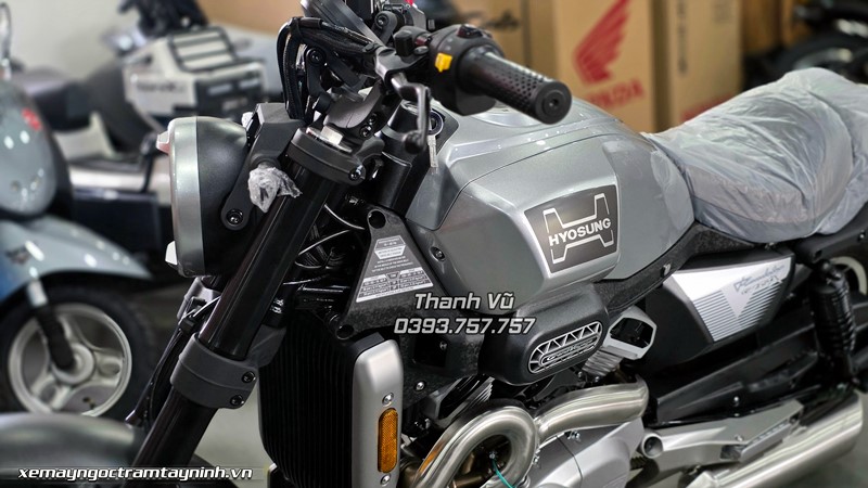Hyosung GV350X 46 Hyosung GV350X mau bac 13