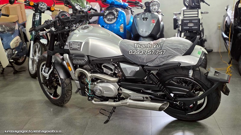 Hyosung GV350X 48 Hyosung GV350X mau bac 9