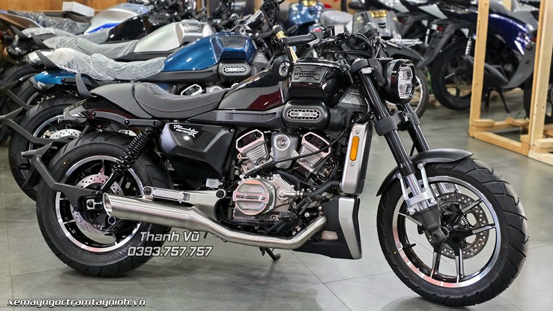 Hyosung GV350X 30 Hyosung GV350X mau den 1