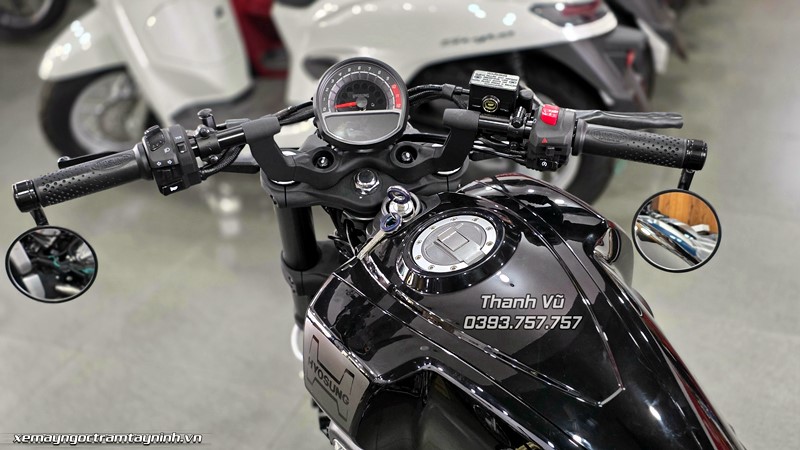 Hyosung GV350X 39 Hyosung GV350X mau den 10