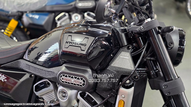 Hyosung GV350X 34 Hyosung GV350X mau den 5