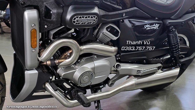 Hyosung GV350X 38 Hyosung GV350X mau den 9