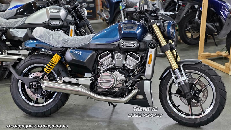 Hyosung GV350X 19 Hyosung GV350X mau xanh 2
