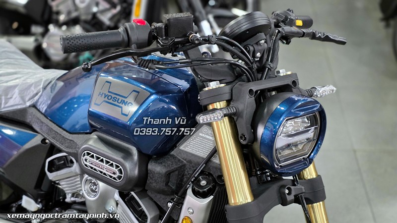 Hyosung GV350X 20 Hyosung GV350X mau xanh 3