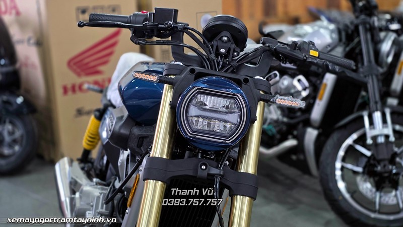 Hyosung GV350X 21 Hyosung GV350X mau xanh 4