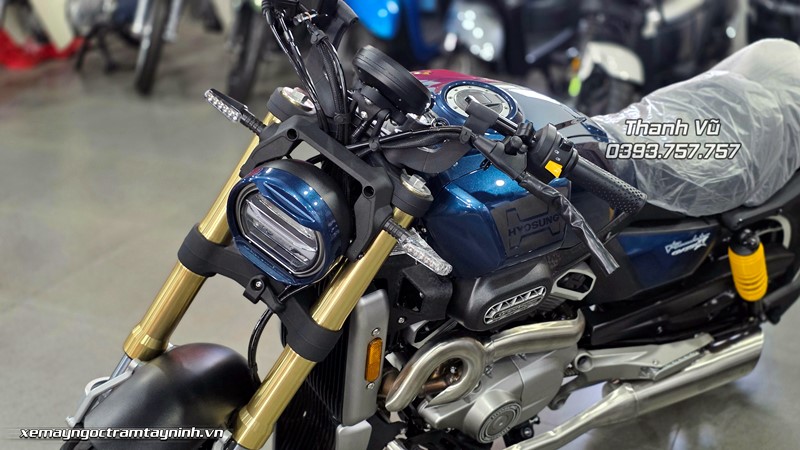 Hyosung GV350X 22 Hyosung GV350X mau xanh 5