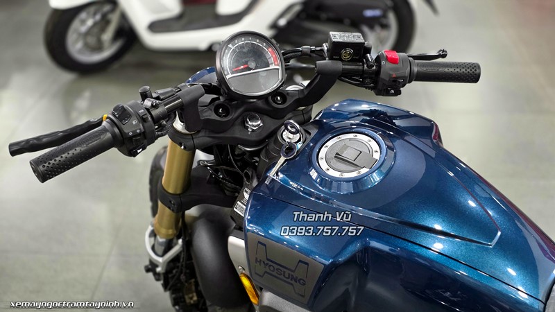 Hyosung GV350X 23 Hyosung GV350X mau xanh 6