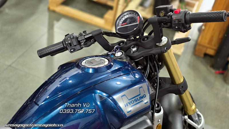 Hyosung GV350X 26 Hyosung GV350X mau xanh 9