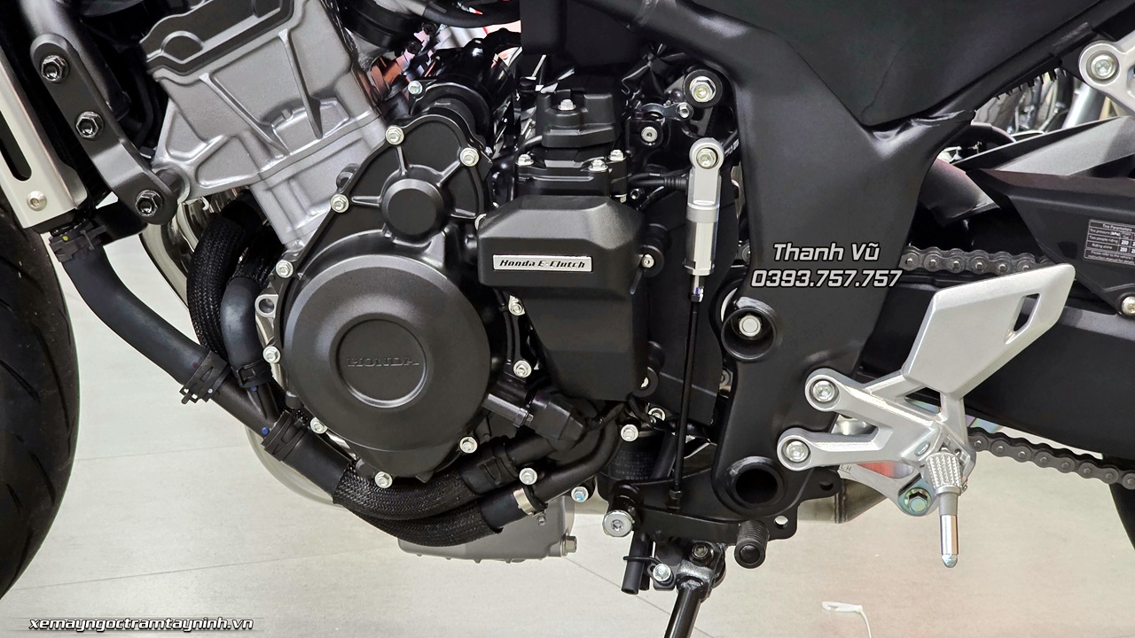 Honda CB500SF Super Four 2026 được phân phối tại Ngọc Trâm Tây Ninh – Vì sao mẫu xe 4 xi-lanh này được khách hàng yêu thích? 7 Honda CB500SF Super Four 2026 18