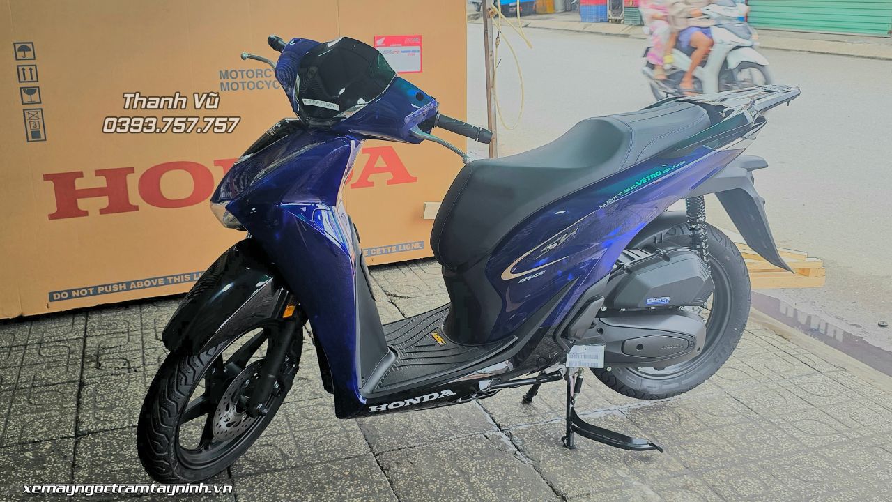 Honda SH 150i Vetro Blue lên đường về Long An, khách nhận xe vui cỡ nào? 7 Honda SH 150i Vetro Blue lên đường về Long An