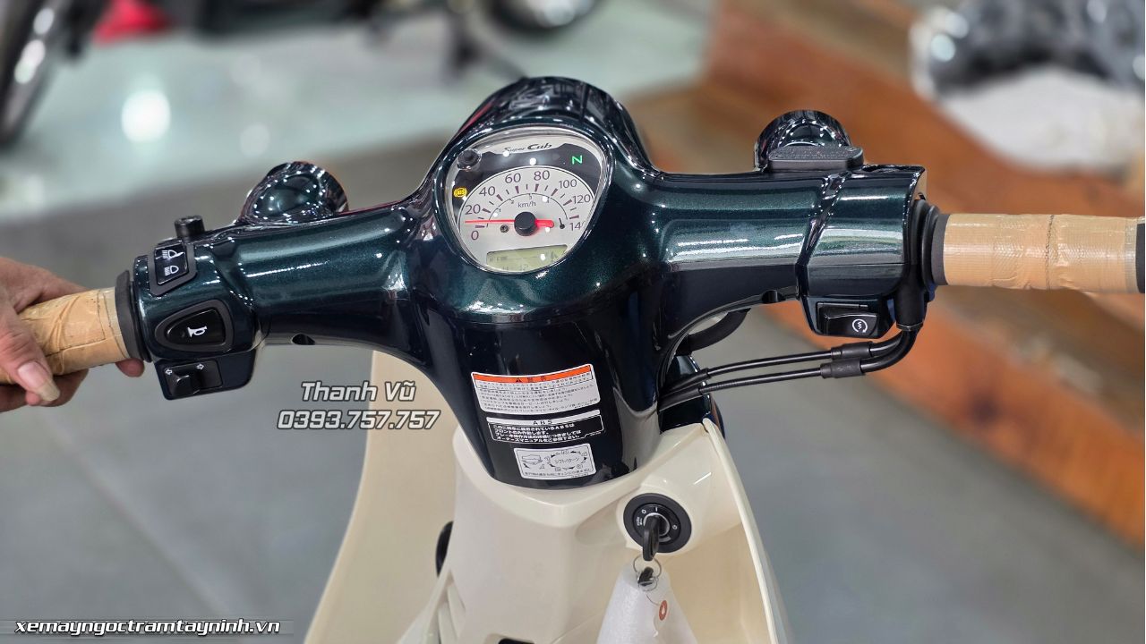 Honda Super Cub 110 ABS nhập Nhật đóng thùng giao ra Thủ đô Hà Nội 9 Honda Super Cub 110 ABS nhập Nhật đóng thùng giao ra Thủ đô Hà Nội