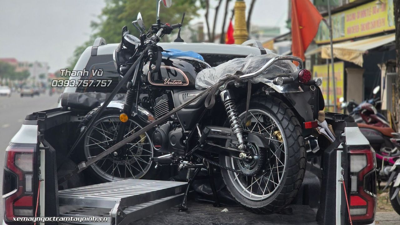 Honda CGX150 Vintage Custom đen bóng – Khách chốt xe, giao tận nơi về Bến Tre 4 Honda CGX150 Vintage Custom đen bóng – Khách chốt xe, giao tận nơi về Bến Tre